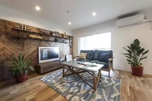 木地板上墻2.jpg 木地板上墻2.jpg